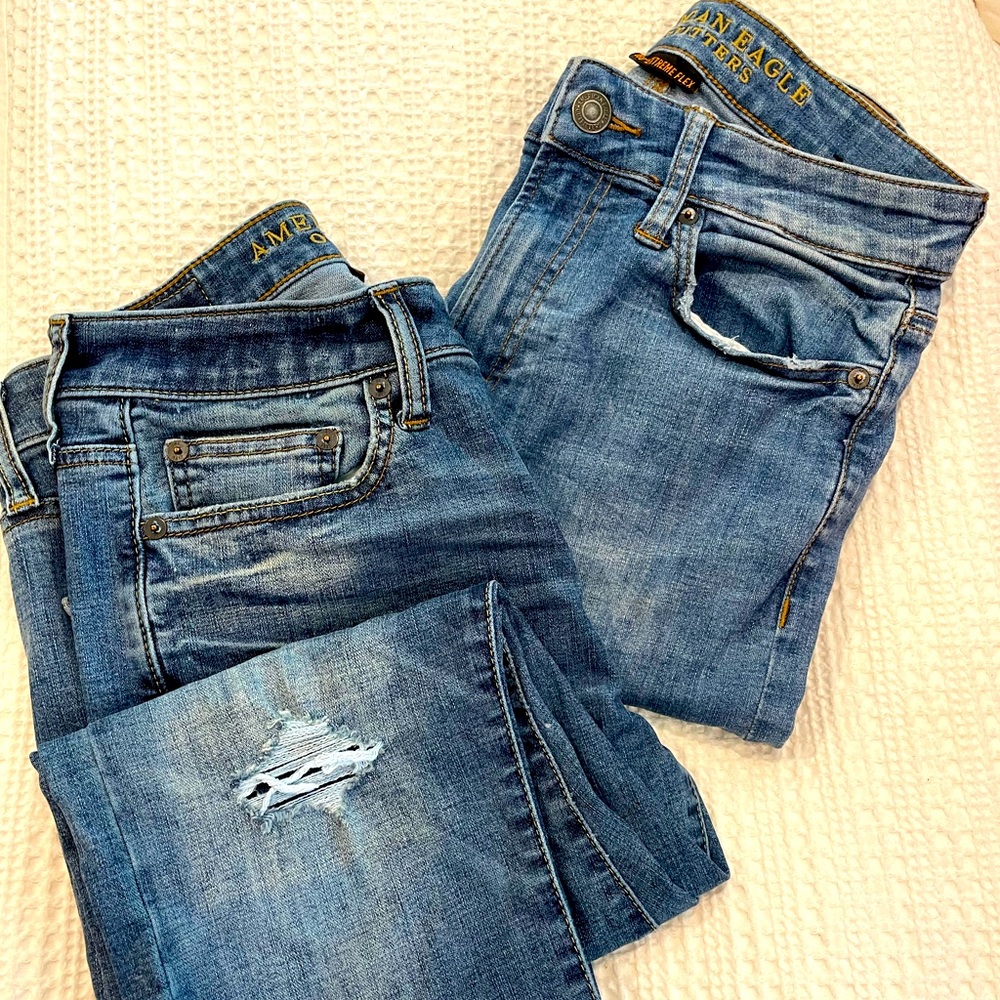 2 pairs of NWOT American Eagle Jeans.